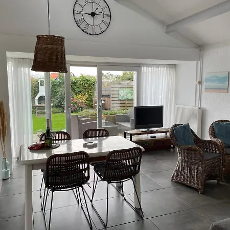 Holiday home Buenaventura Egmond aan den Hoef
